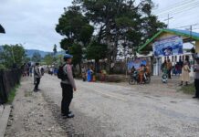 Pengamanan Ibadah Natal Gereja Paroki S.T Yohanes Pemandi Waghete Berjalan Aman dan KondusifPengamanan ibadah