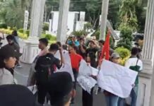 Demo HIMAPSI–SALING di Pematangsiantar Memanas, Massa Desak Copot Sekda