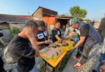 Gempur Sarang Narkoba Di Bantaran Rel Ka, 4 Pelaku Narkoba Dibekuk