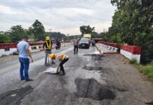 Polri Perbaiki Jembatan Titi Kembar, Warga Kotapinang Kini Lebih Aman dan Nyaman Beraktivitas
