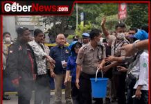 Keadilan untuk Busrok Anthony Dianggap Mati di Kanwil DJP Sumut I, Massa Bakar Ban, Pejabat Panik