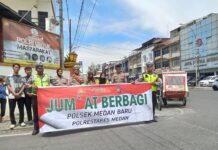 Polsek Medan Baru Gelar Aksi Sosial “Jumat Berkah”, Pererat Kedekatan dengan Masyarakat