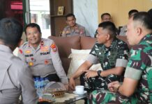 Perkuat Sinergitas TNI-Polri, Kapolres Sergai Sambangi Brigif 7/Rimba Raya dan Gelar Latihan Menembak Bersama