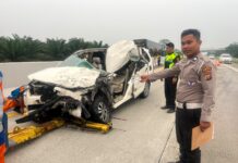 Innova Hantam Truk Tangki di Tol Medan-Tebing Tinggi KM 66, Satu Penumpang Tewas
