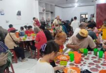 KISS Kembali Berbagi Makanan Bergizi untuk Lansia di Medan, Ketum Akiong: Kepedulian Tak Boleh Berhenti!