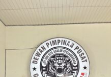 DPP Gerakan Bonar Indonesia Serahkan Mandat kepada Larry Holmes Sitohang sebagai Ketua DPC Dairi