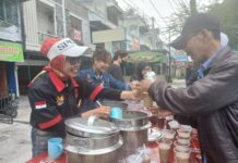 DPP TKN Kompas Nusantara Gelar Jumat Berkah, Bagikan Takjil Bersama Komunitas dan Media