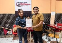 Pemimpin Umum GeberNews.com Serahkan SK Pengangkatan Irena Sinaga, S.H. sebagai Pemimpin Redaksi